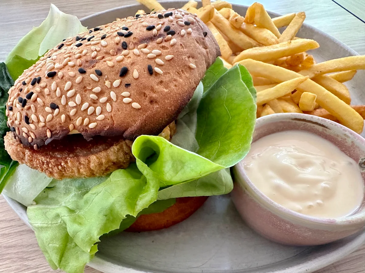 Bahn MI Burger, Poppies Southbank