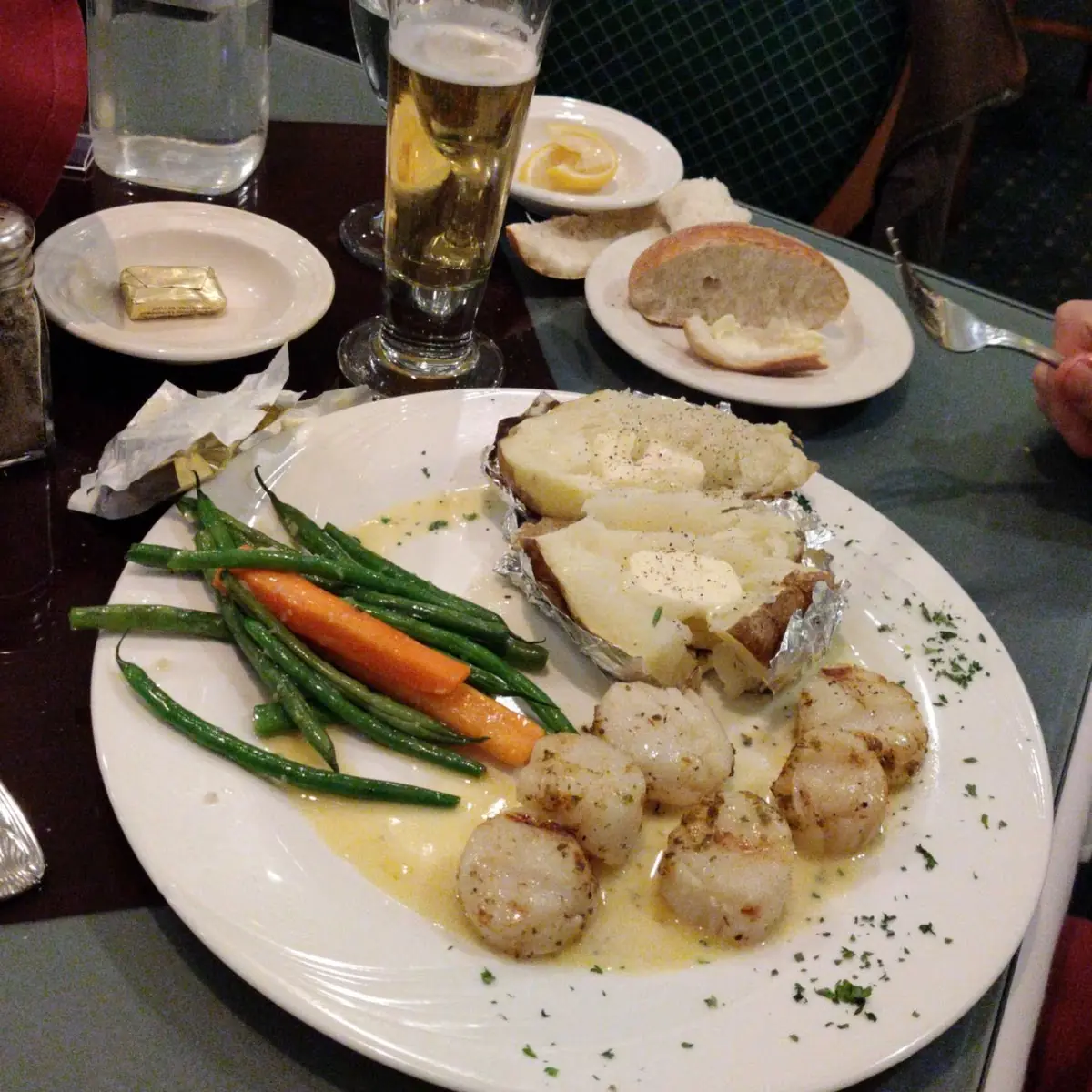 Scallops with Mashed 0otstoes and Grilled Veggies