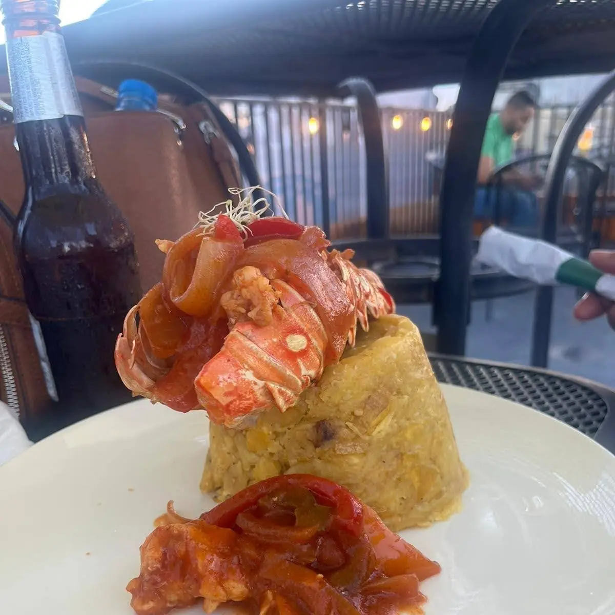 Mofongo Relleno de Langosta En Salsa Roja Y Pimientos