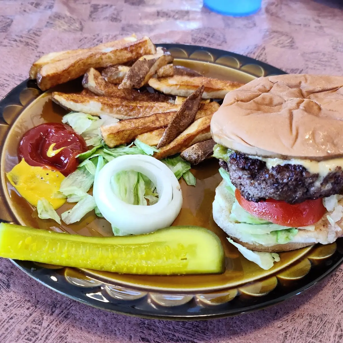 Green Chili Burger w Fries