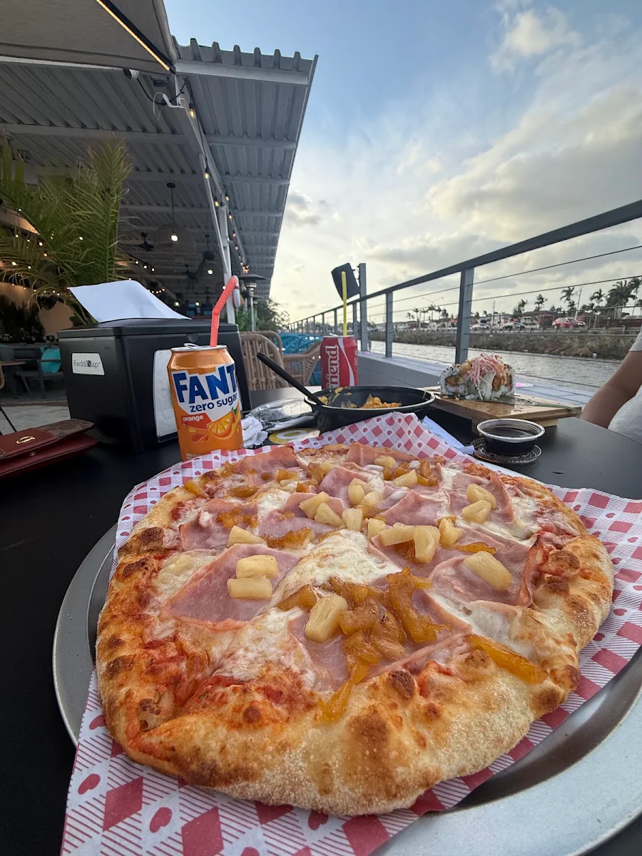Hawaiian Pizza