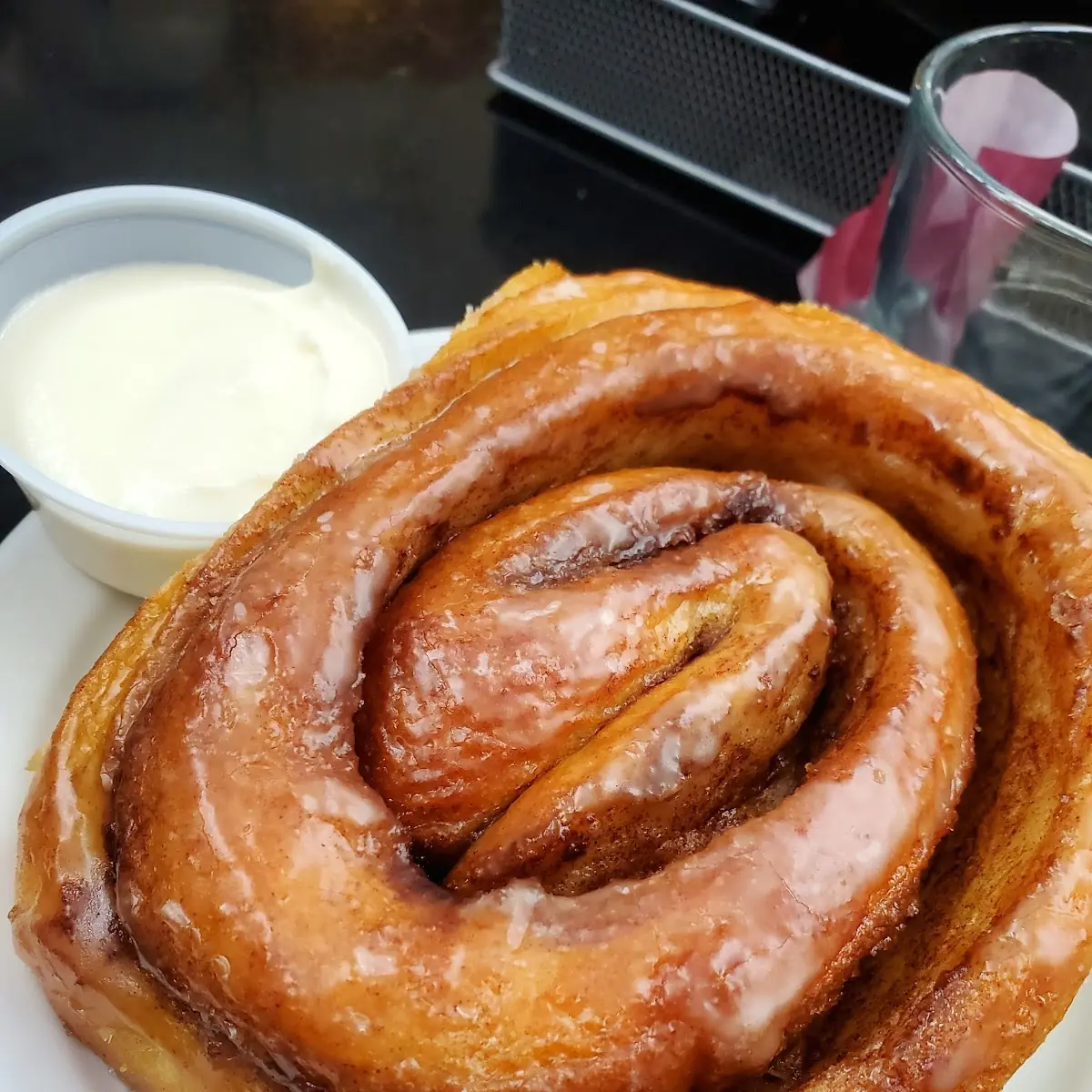 Mini Pecan Cinnamon roll 8-pack