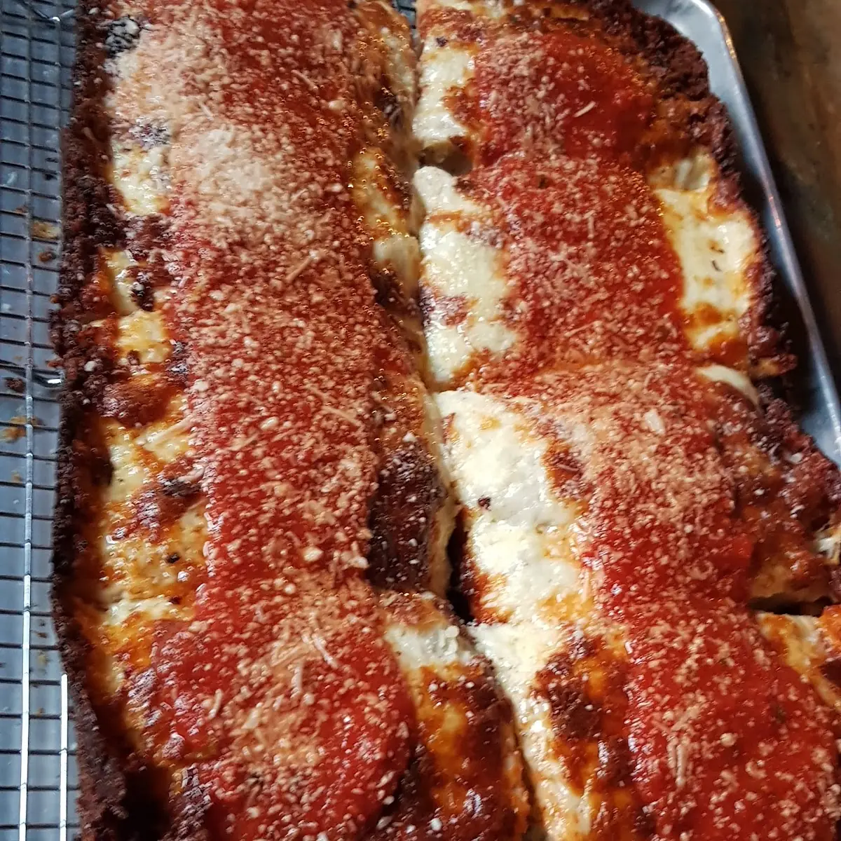 Detroit Red Top Pizza