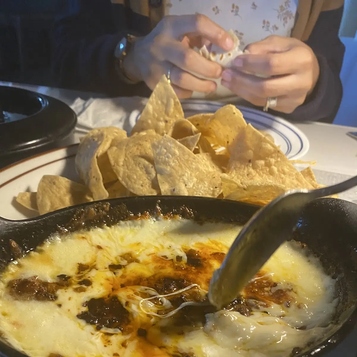 Queso Fundido Con Chorizo