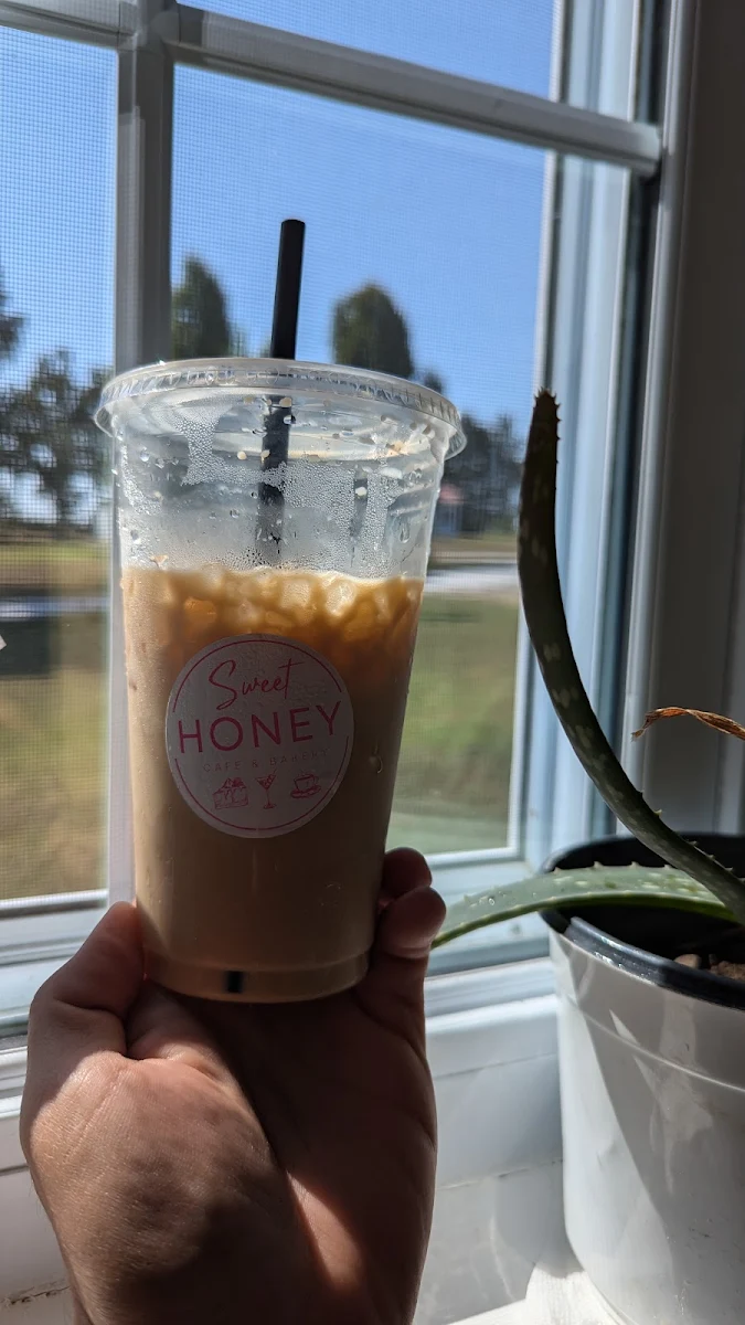 Iced Cinnamon Roll Latte Macchiato