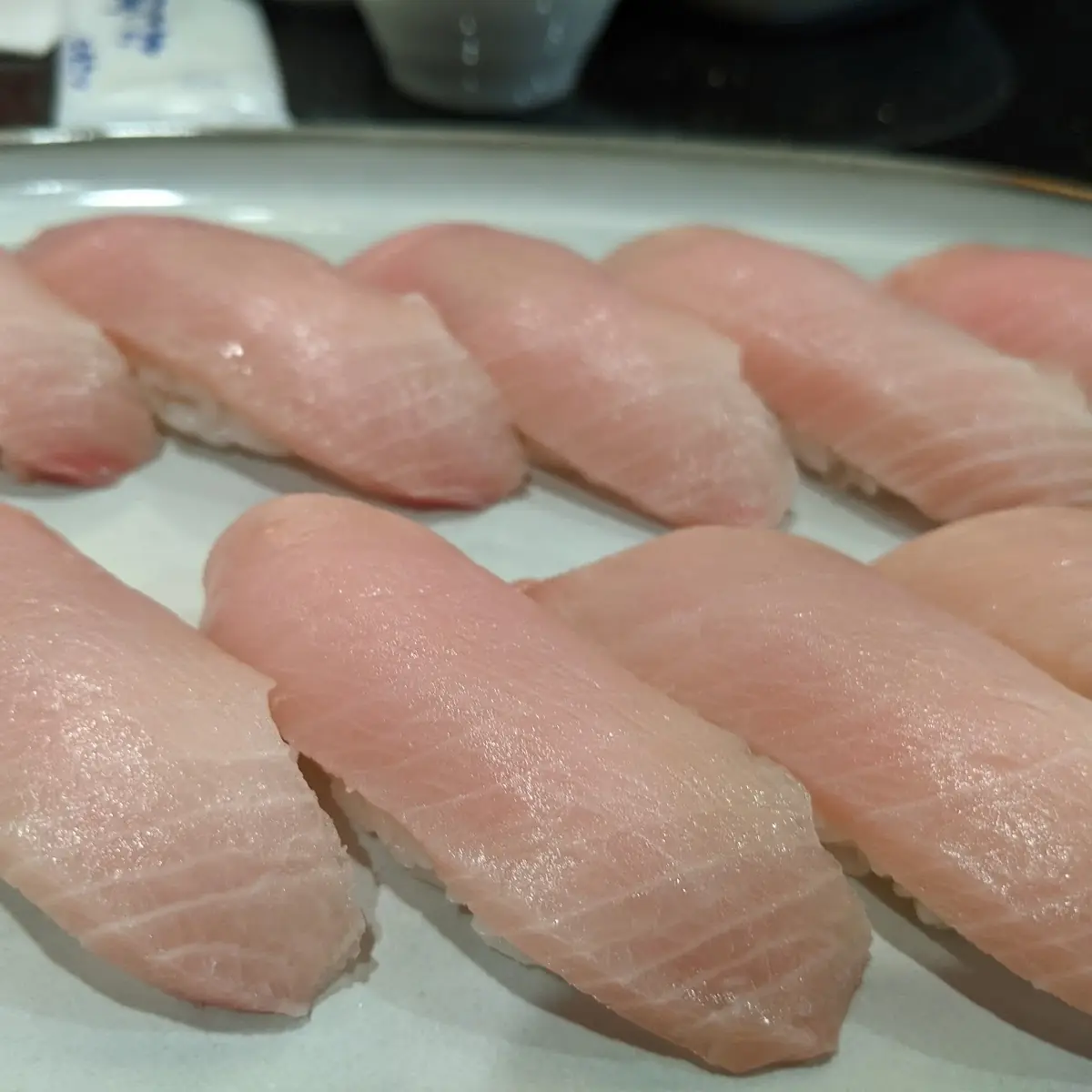 Hamachi Nigiri