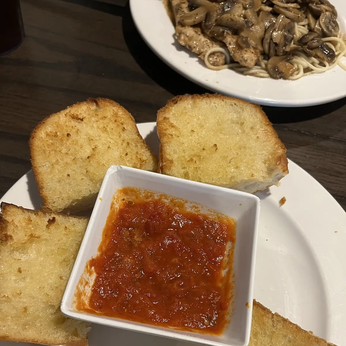 Garlic Bread with Marinara Sauce