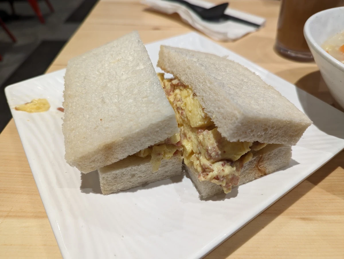 Thick Egg Sandwich with Corned Beef