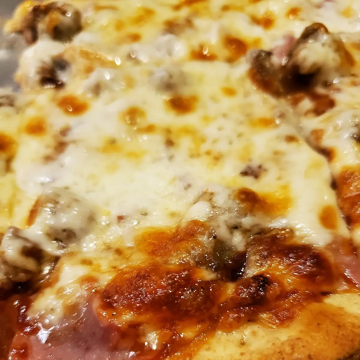 BBQ Pizza on Thin Wheat Crust