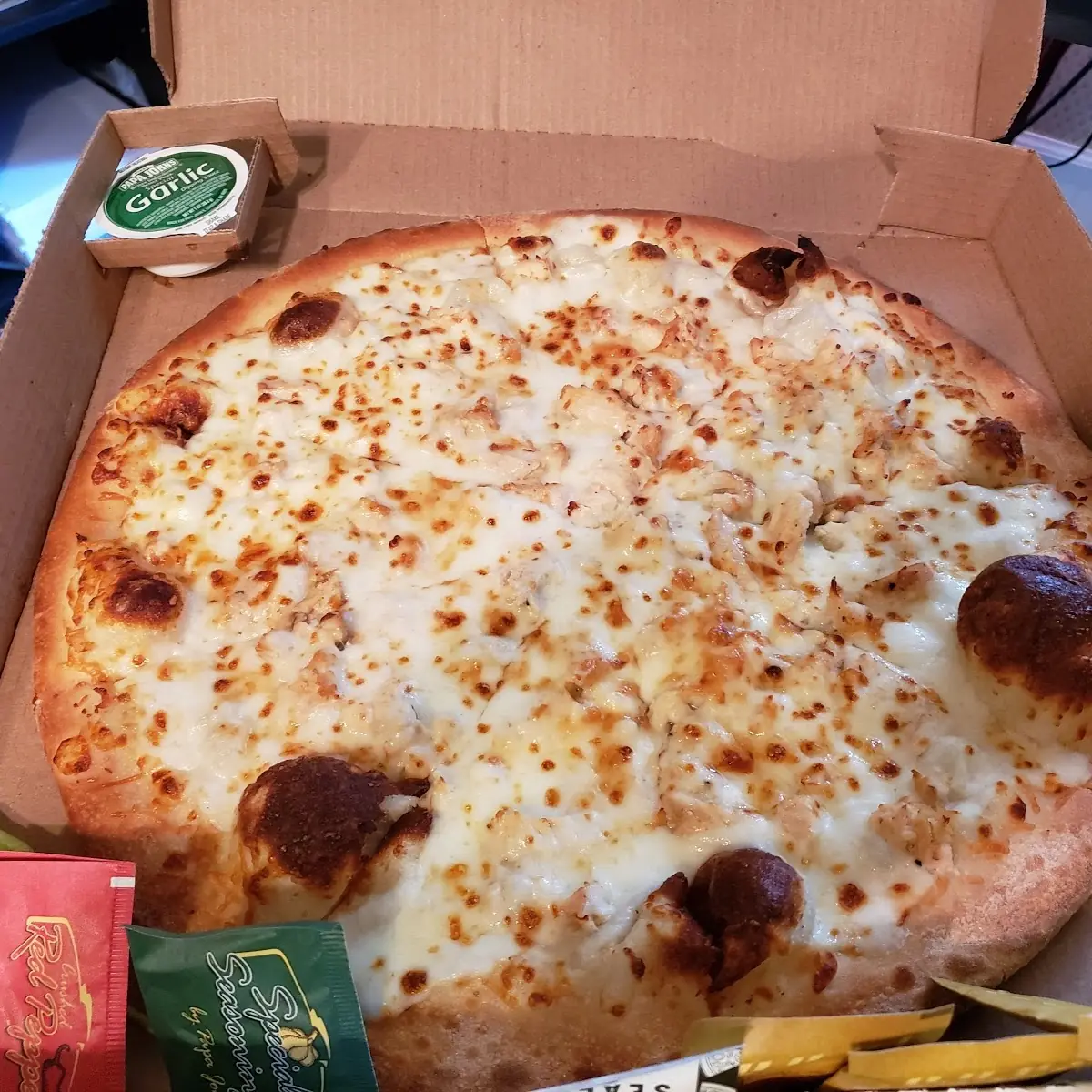 Chicken Alfredo Pizza