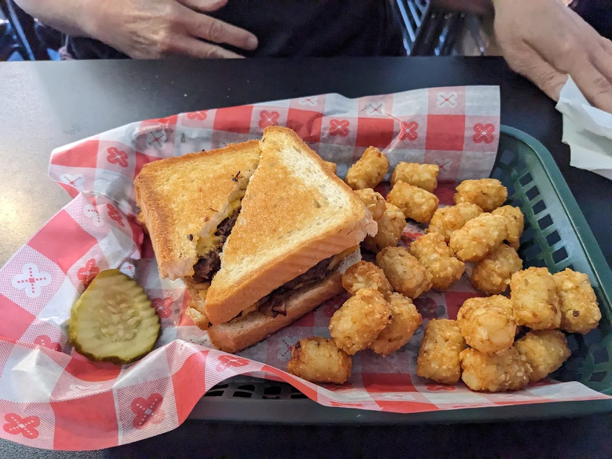 Grilled Cheese Burger w Tater Tots