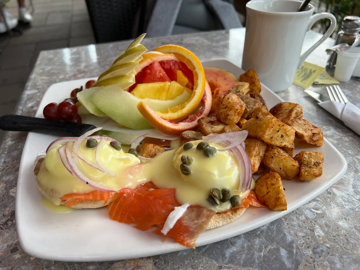 Eggs Benedict Smoked Salmon