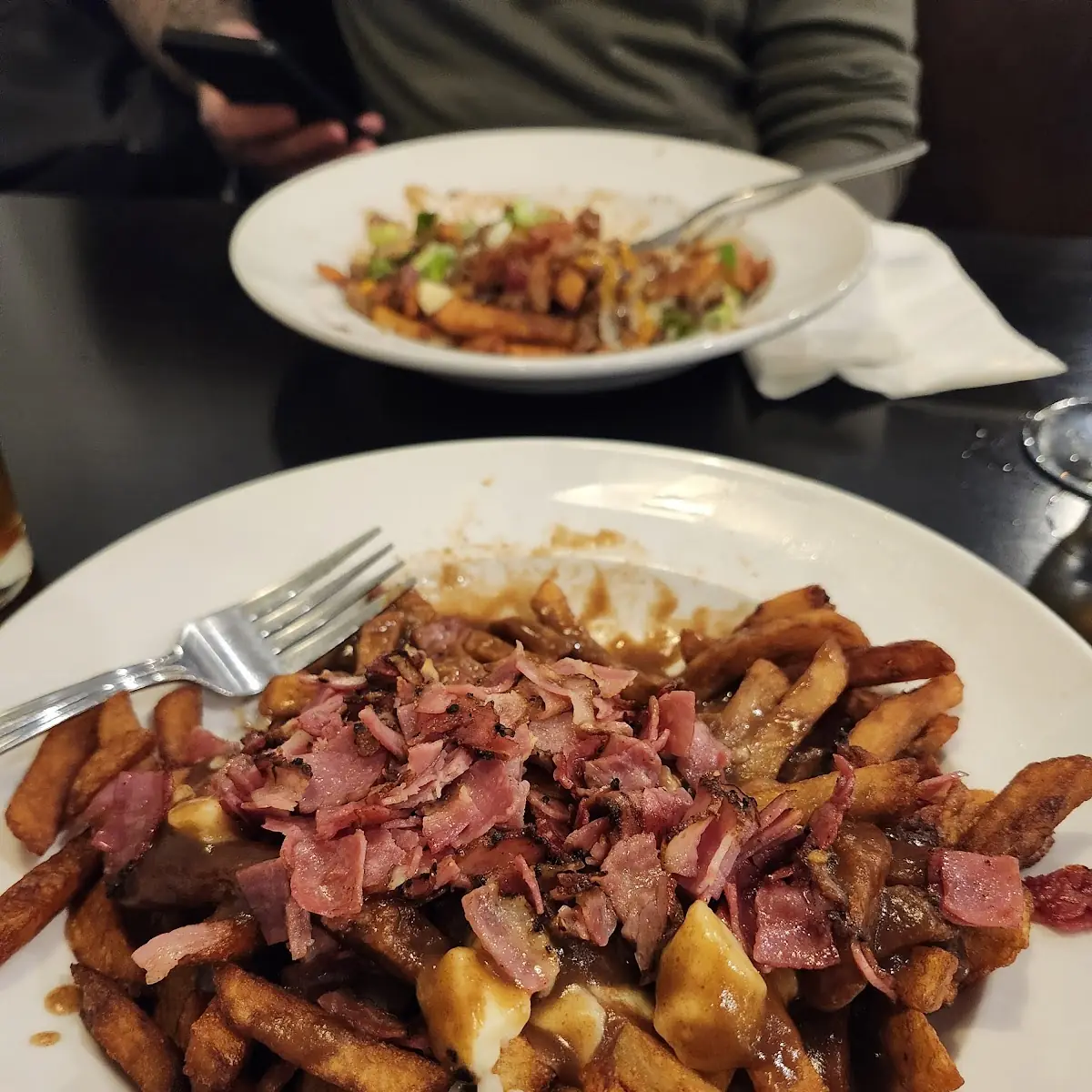 Smoked Meat Poutine, Fat Les on King