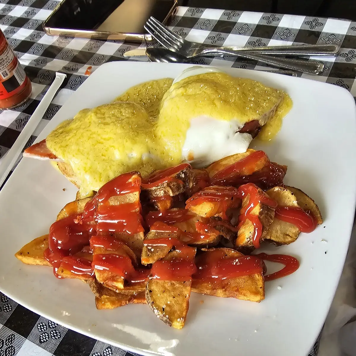 Eggs Benedict