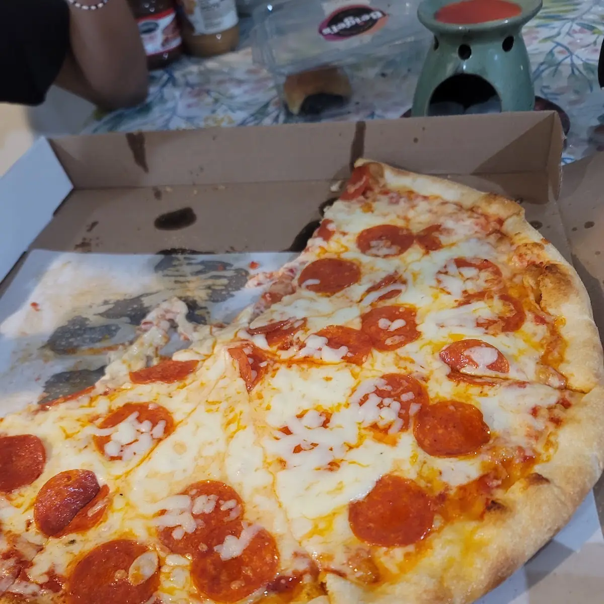 Large Pepperoni Pizza