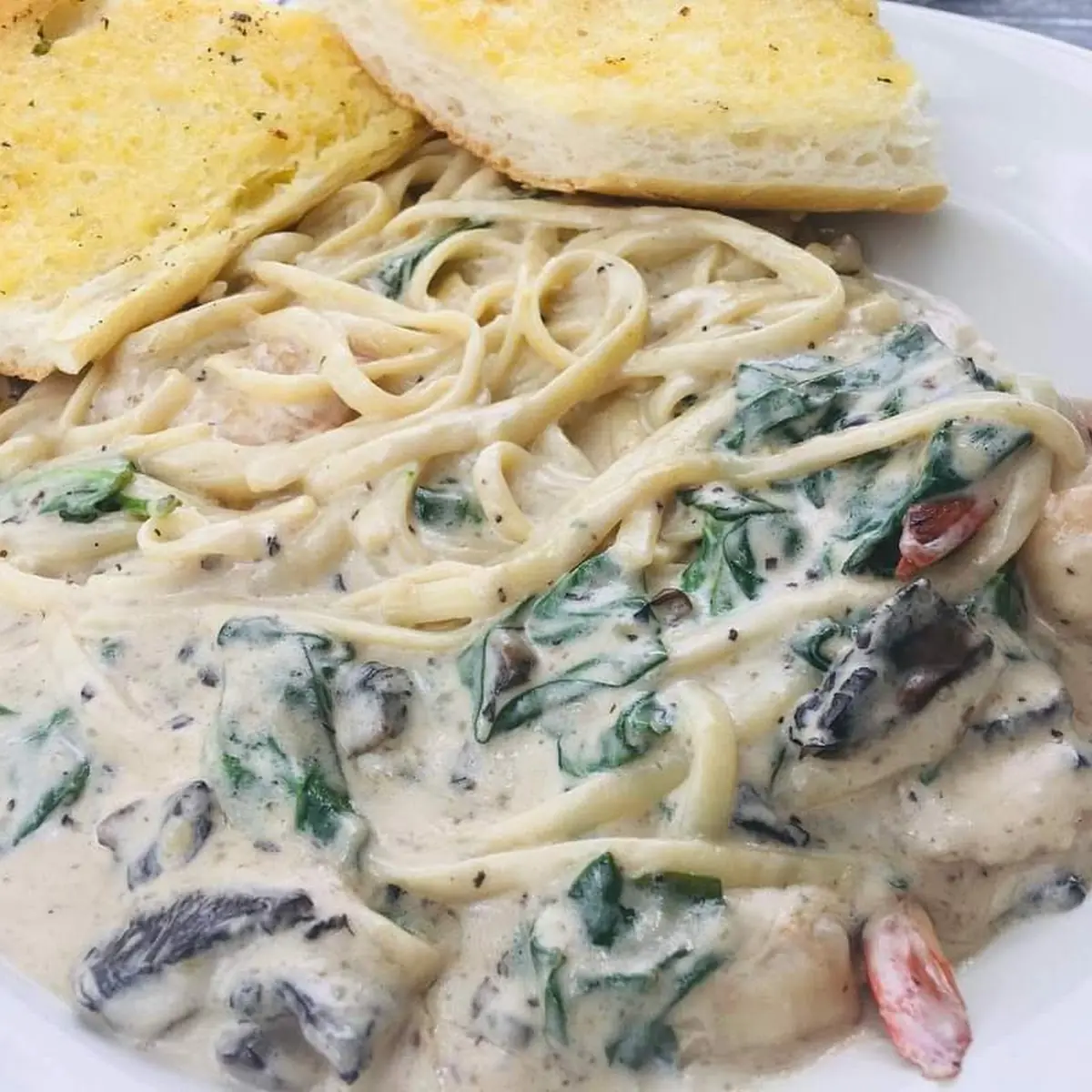 Pesto Pasta Spaghetti Funghi