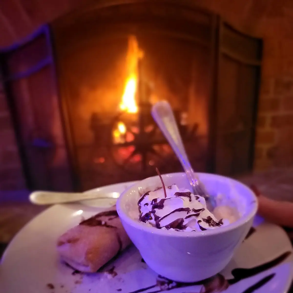 Cheese Cake with Ice Cream