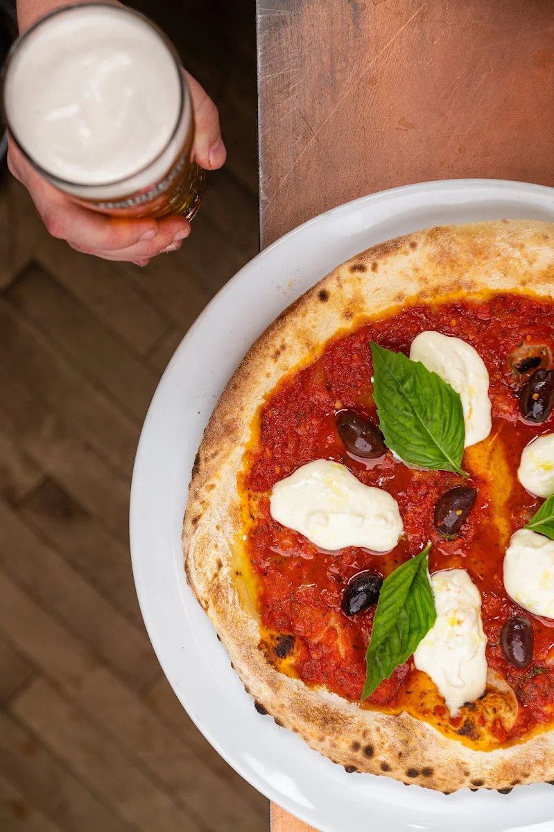 Margherita Pizza with Fresh Basil, Birra