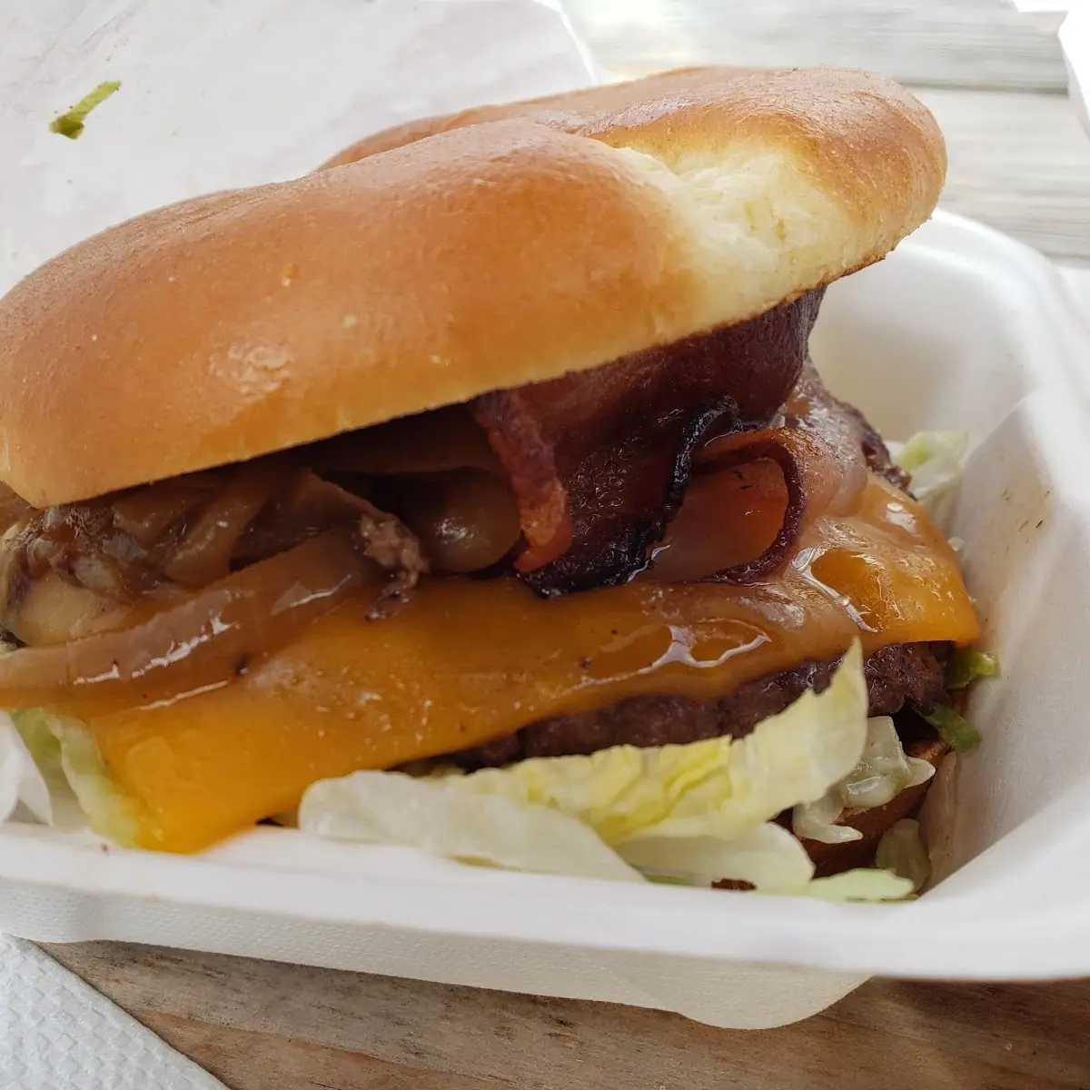 Burger with Crispy Bacon