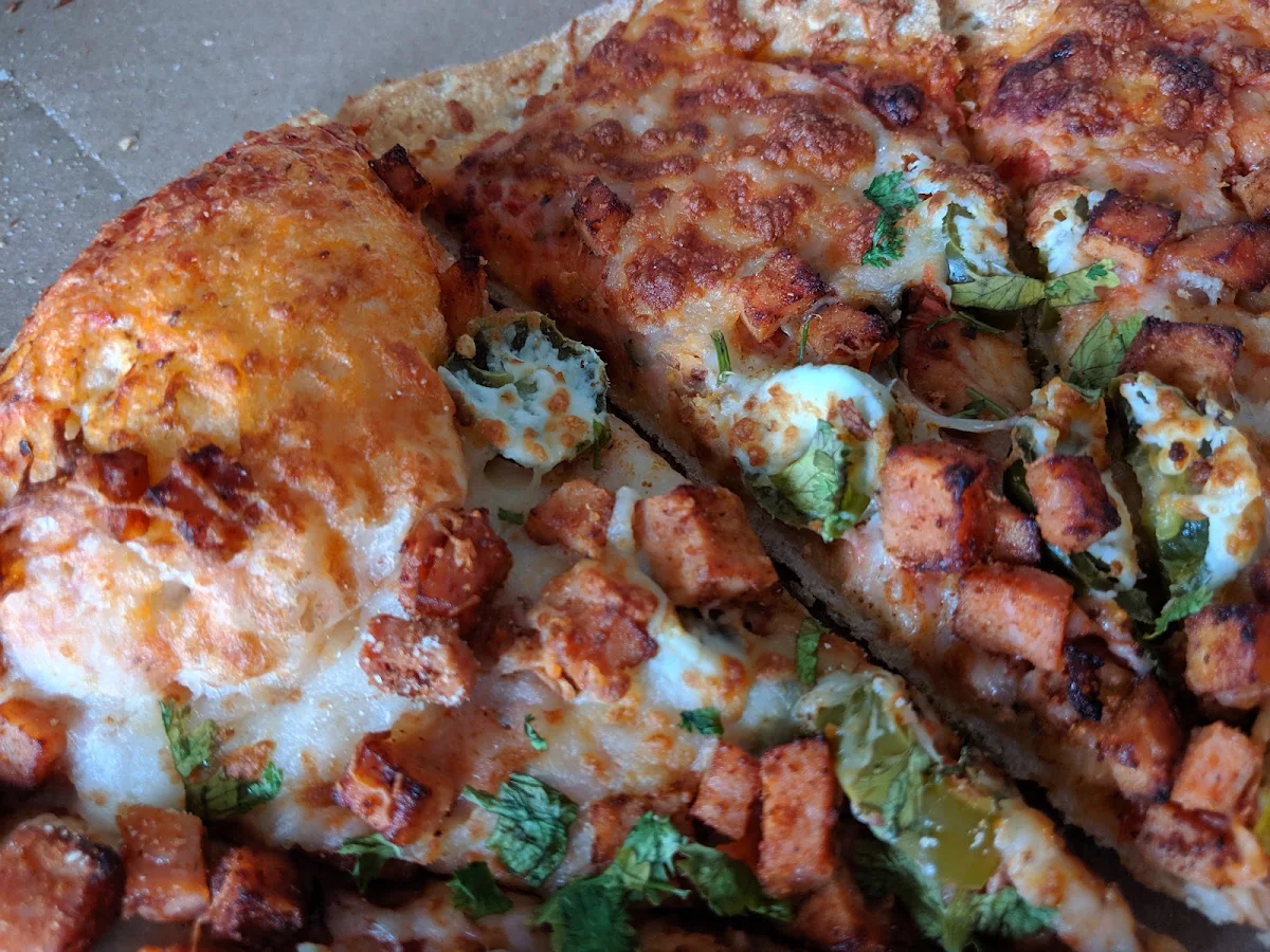 Tandoori Chicken Pizza