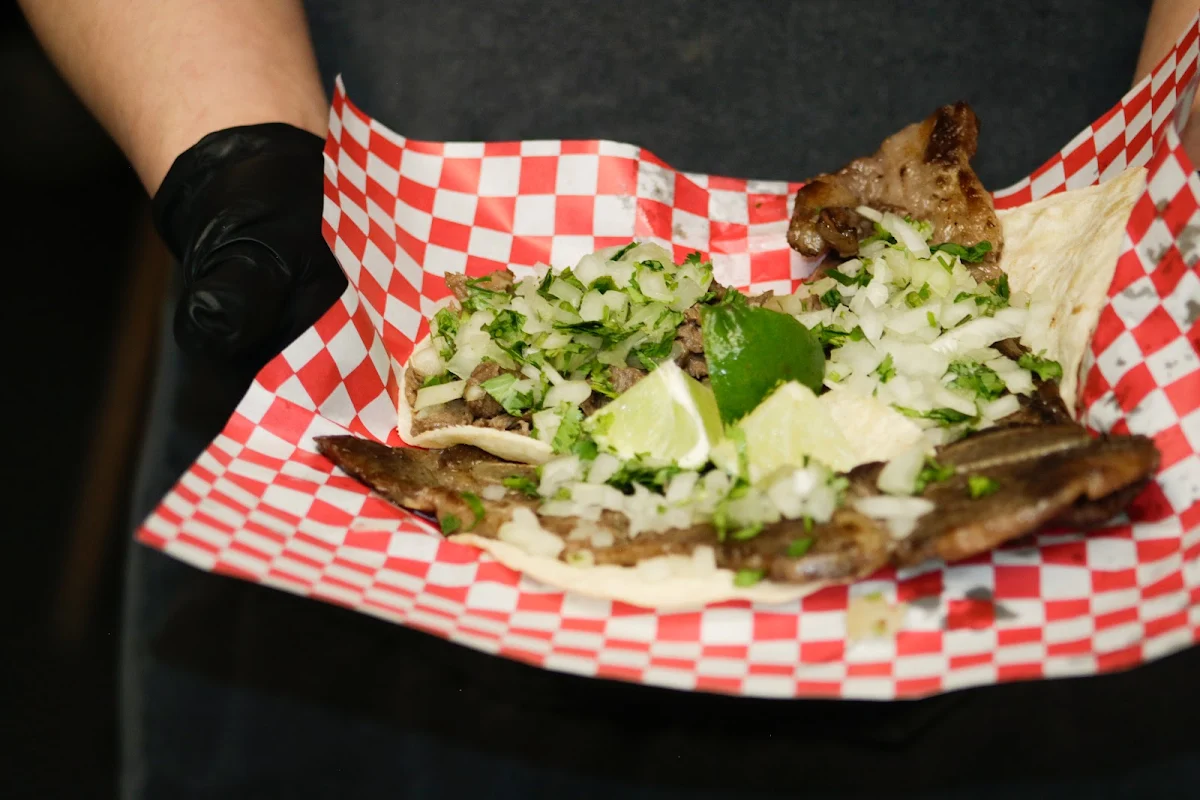 Taco de Tripa Dorada, Las Shilas Mexican Street Food | New Westminster