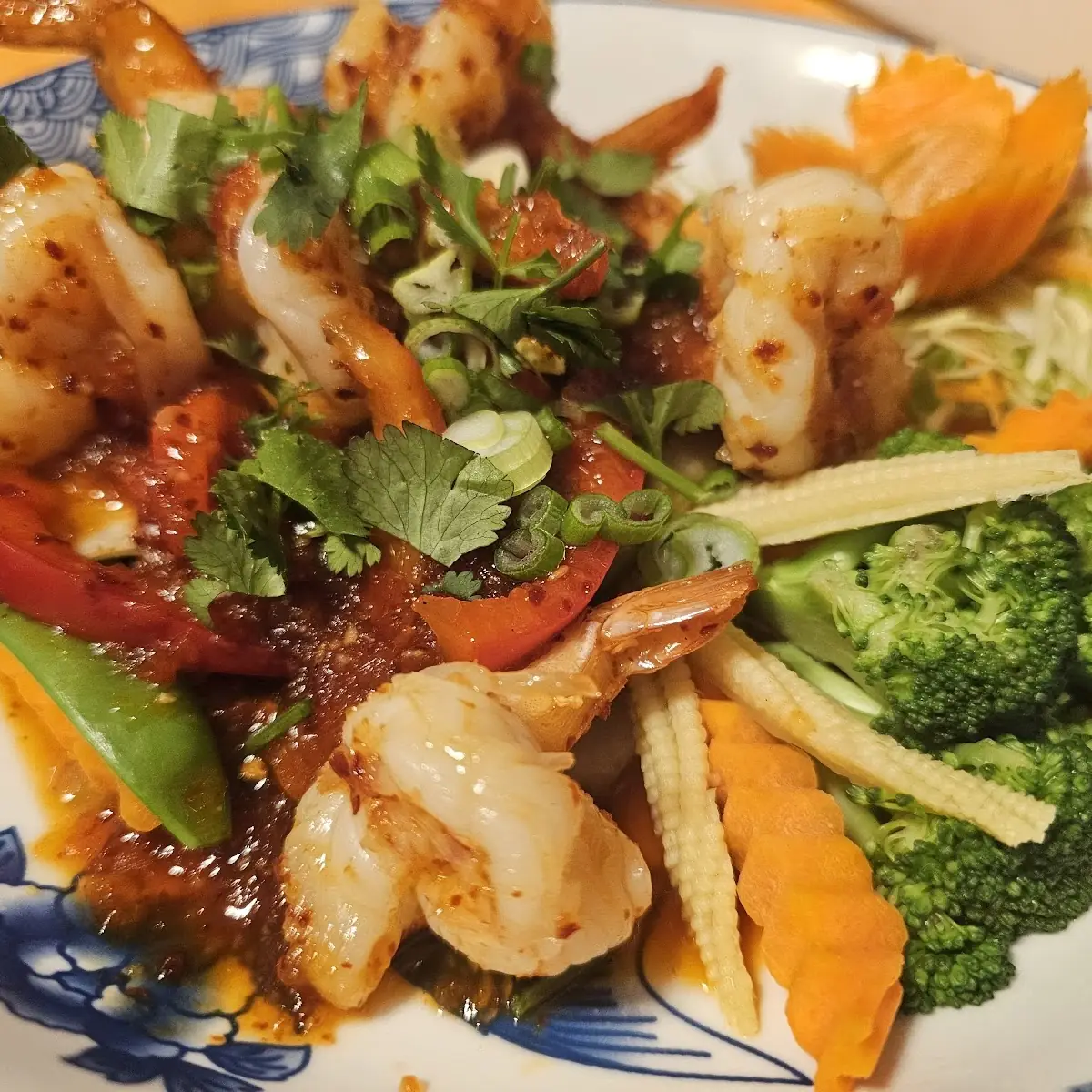 Sautéed Shrimp or Squid with Mixed Vegetables in Soy Paste Sauce Come with Brown Rice