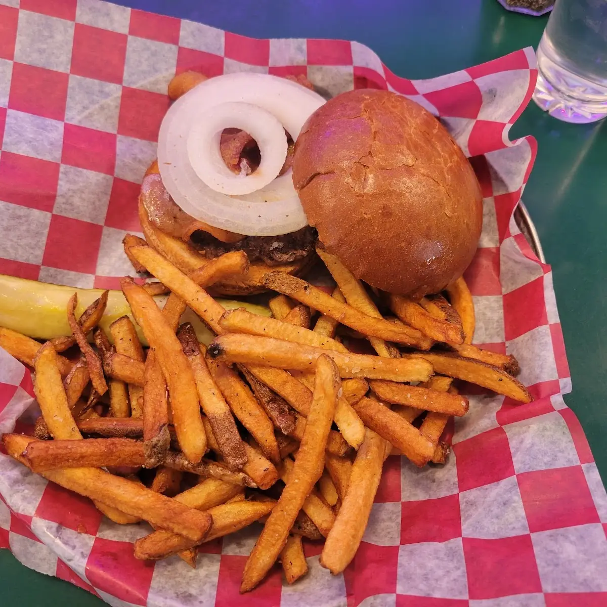 Burger w Bacon and Onion Fries