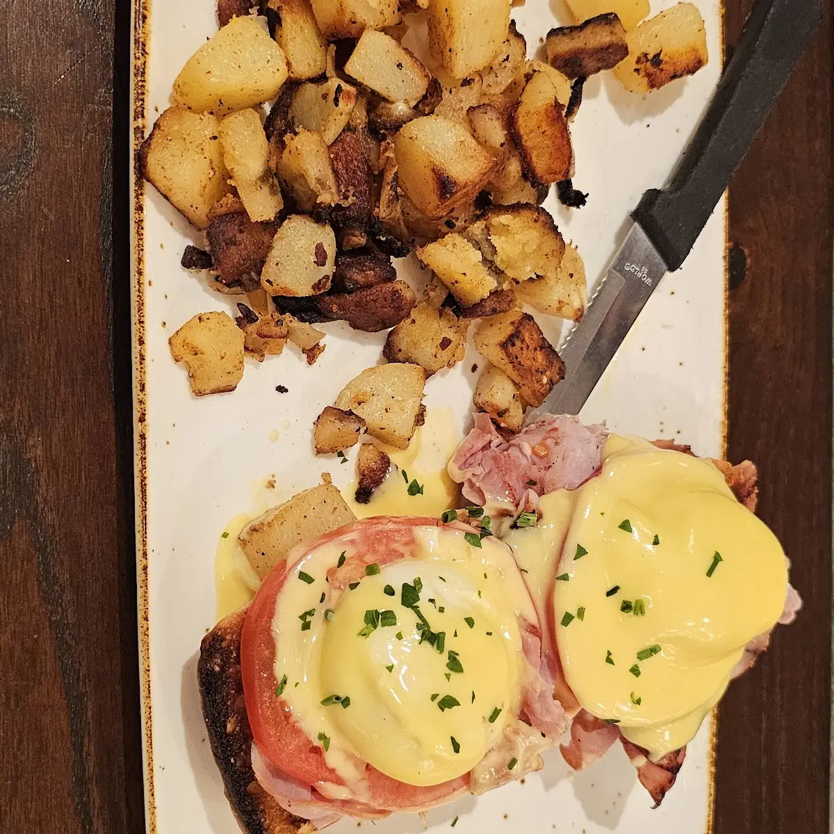 Classic Eggs Benedict with Potatoes