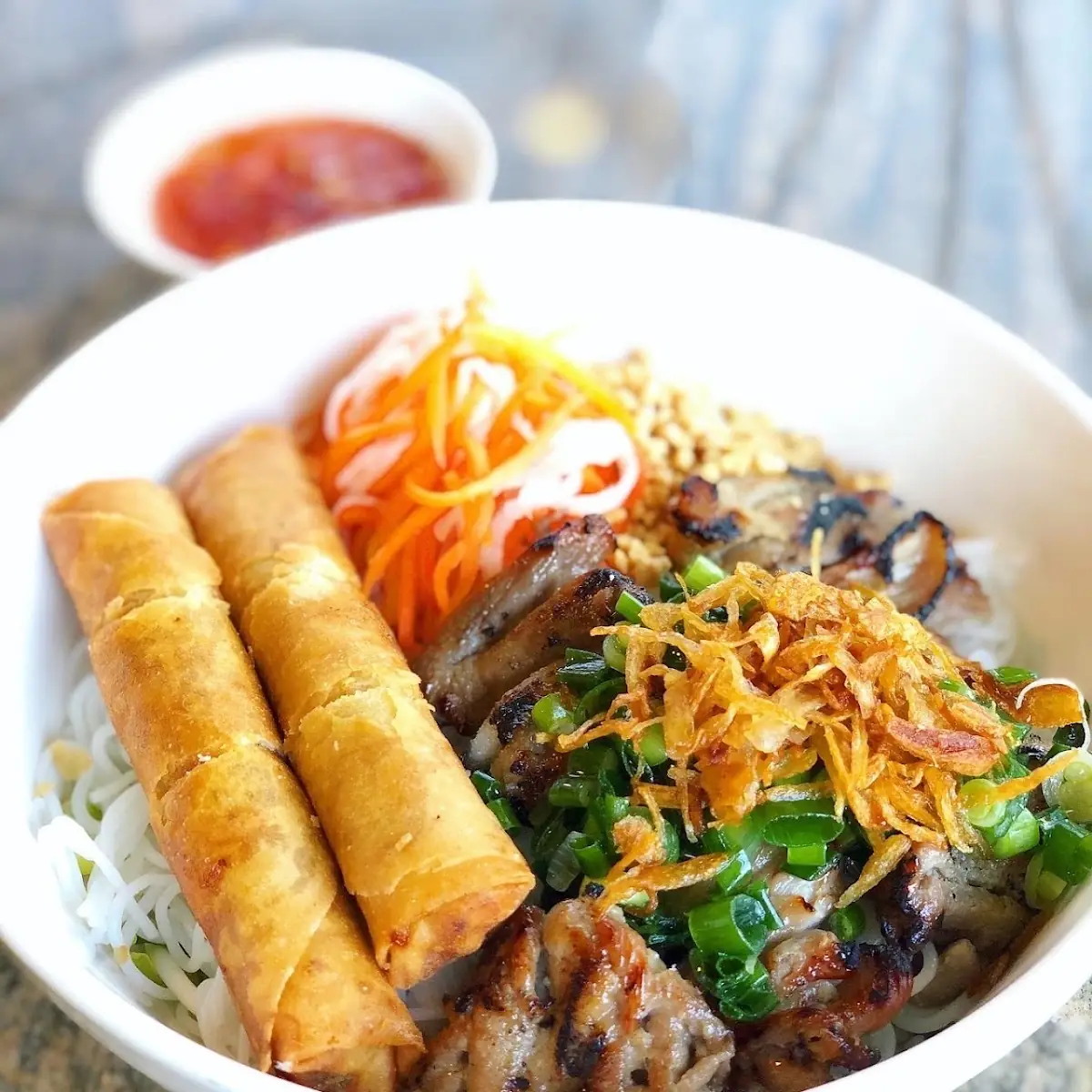 39 Bún Thịt Nướng Chả Giò