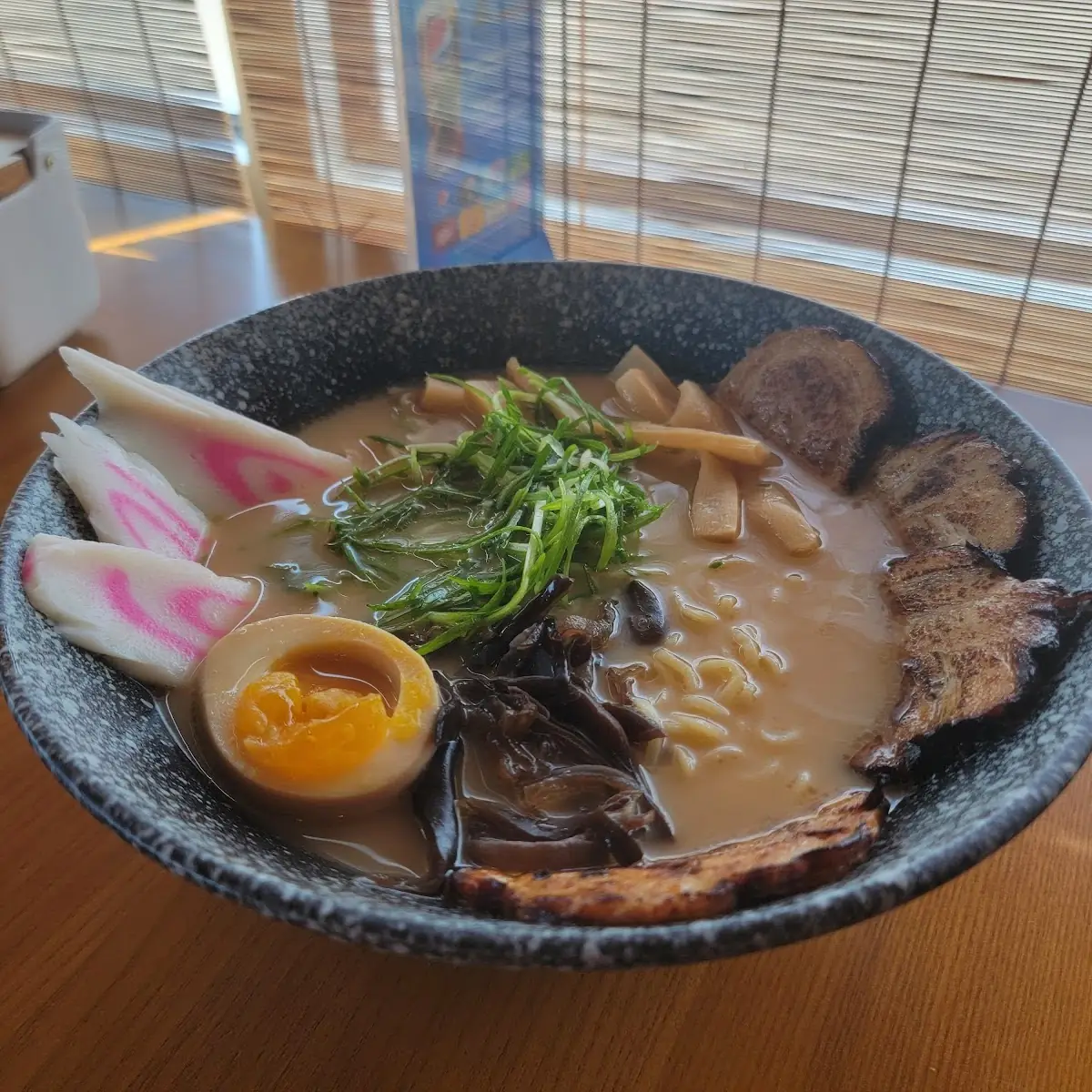 Kami Tonkotsu Ramen