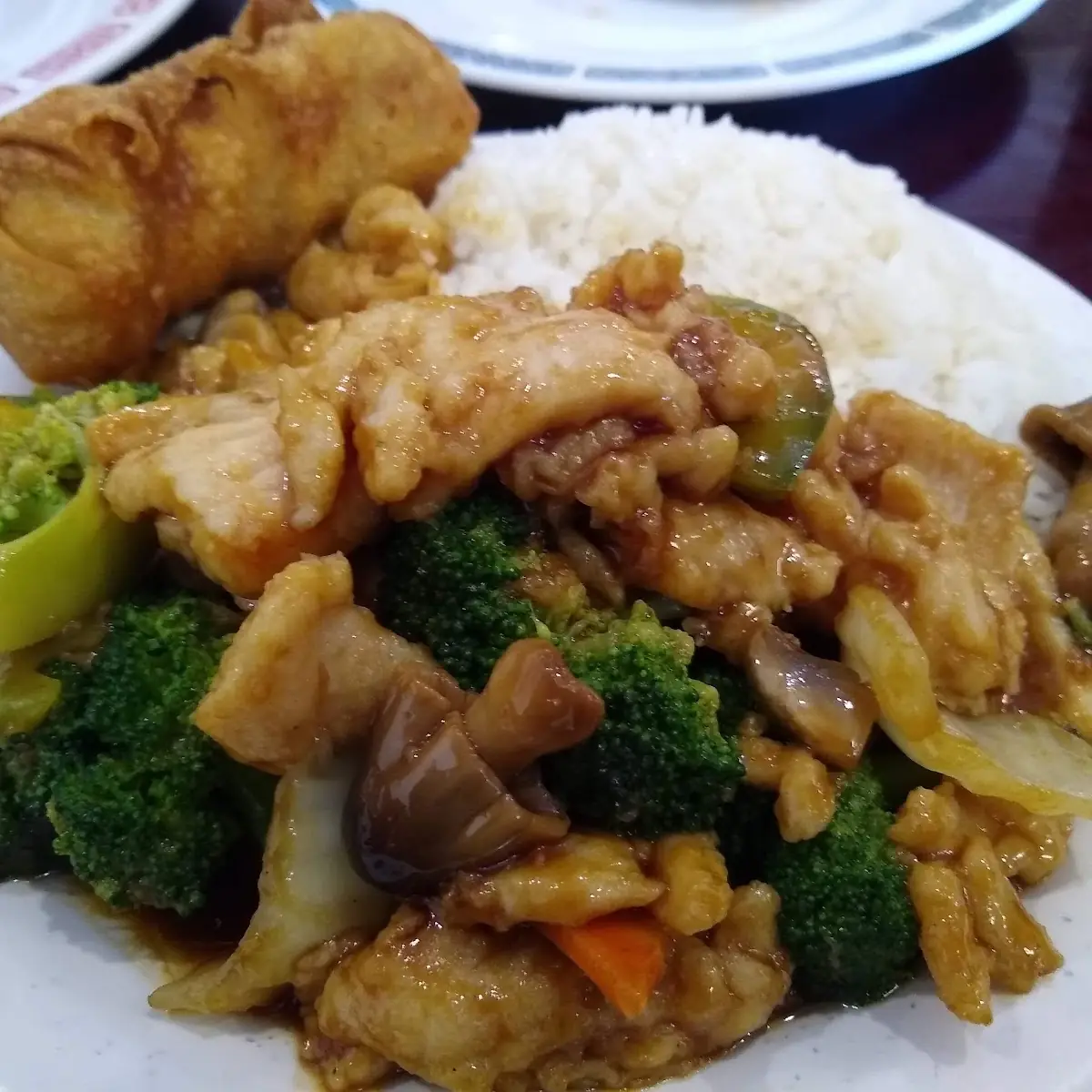 Lunch Special Chicken and Vegetables Plus an Egg Roll