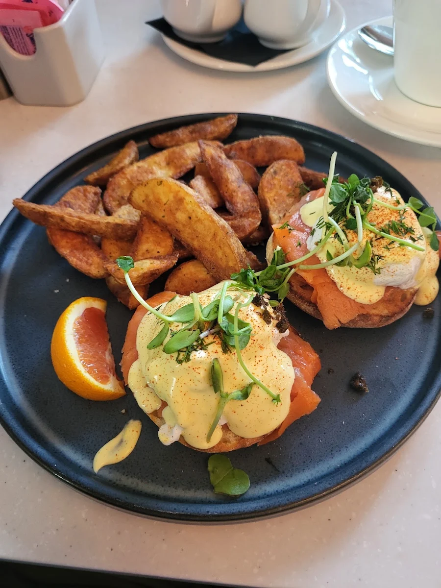 Eggs Benedict, Forty one