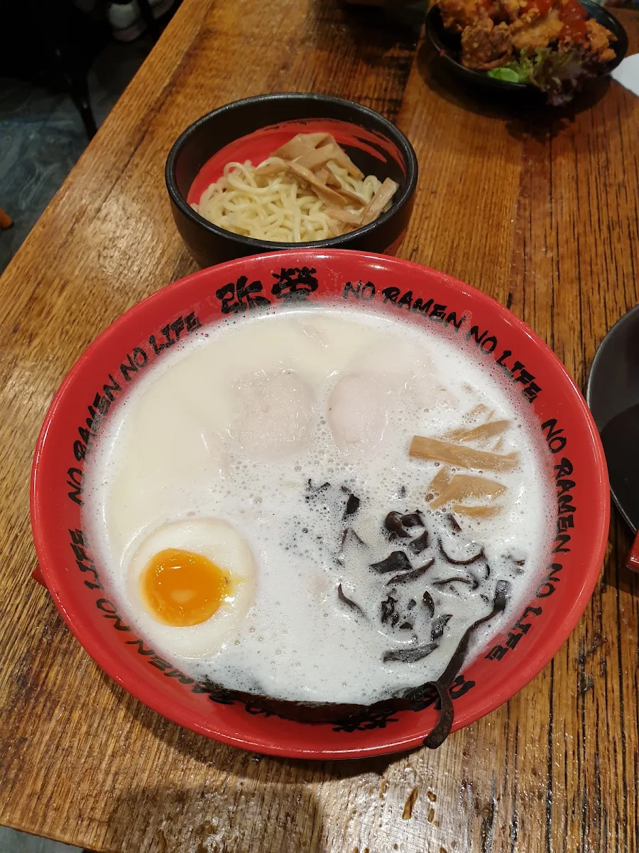 Toripaitan Ramen, Yasaka Ramen