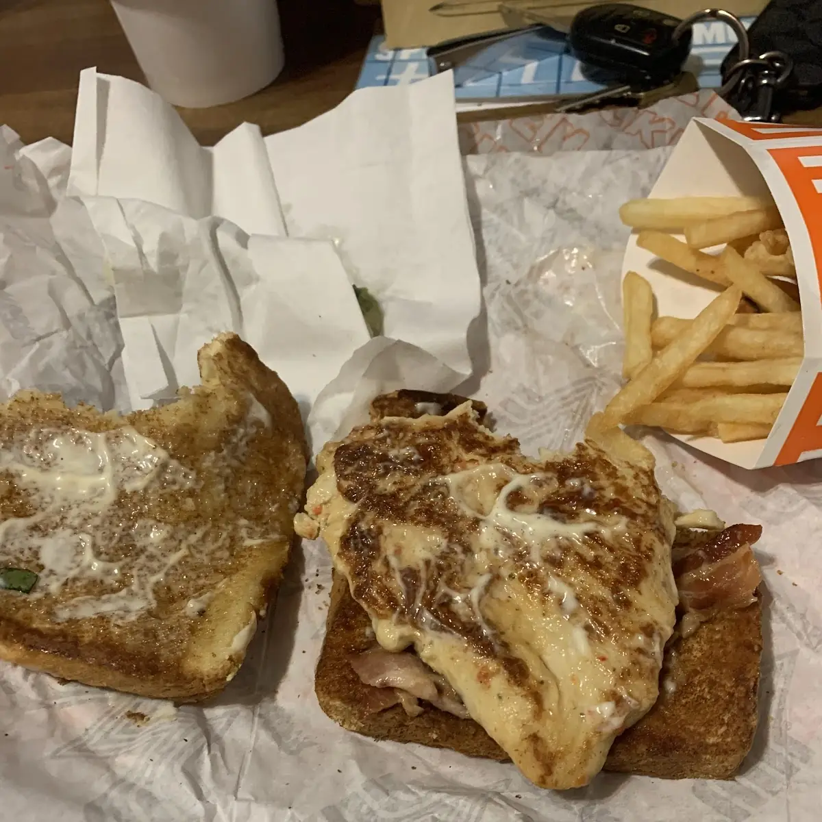Grillled Chicken Sandwich on Toast Bread