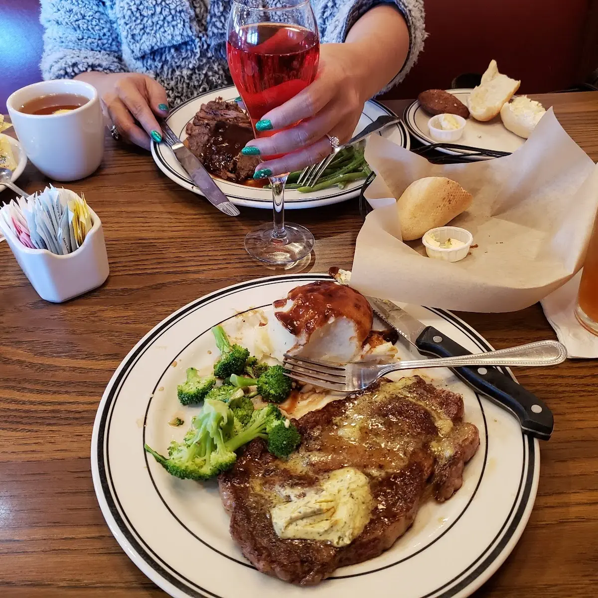 Mimosa Rib Eye Steak with Mashed Potatoes Gravy Broccoli Top Dish Pot Roast