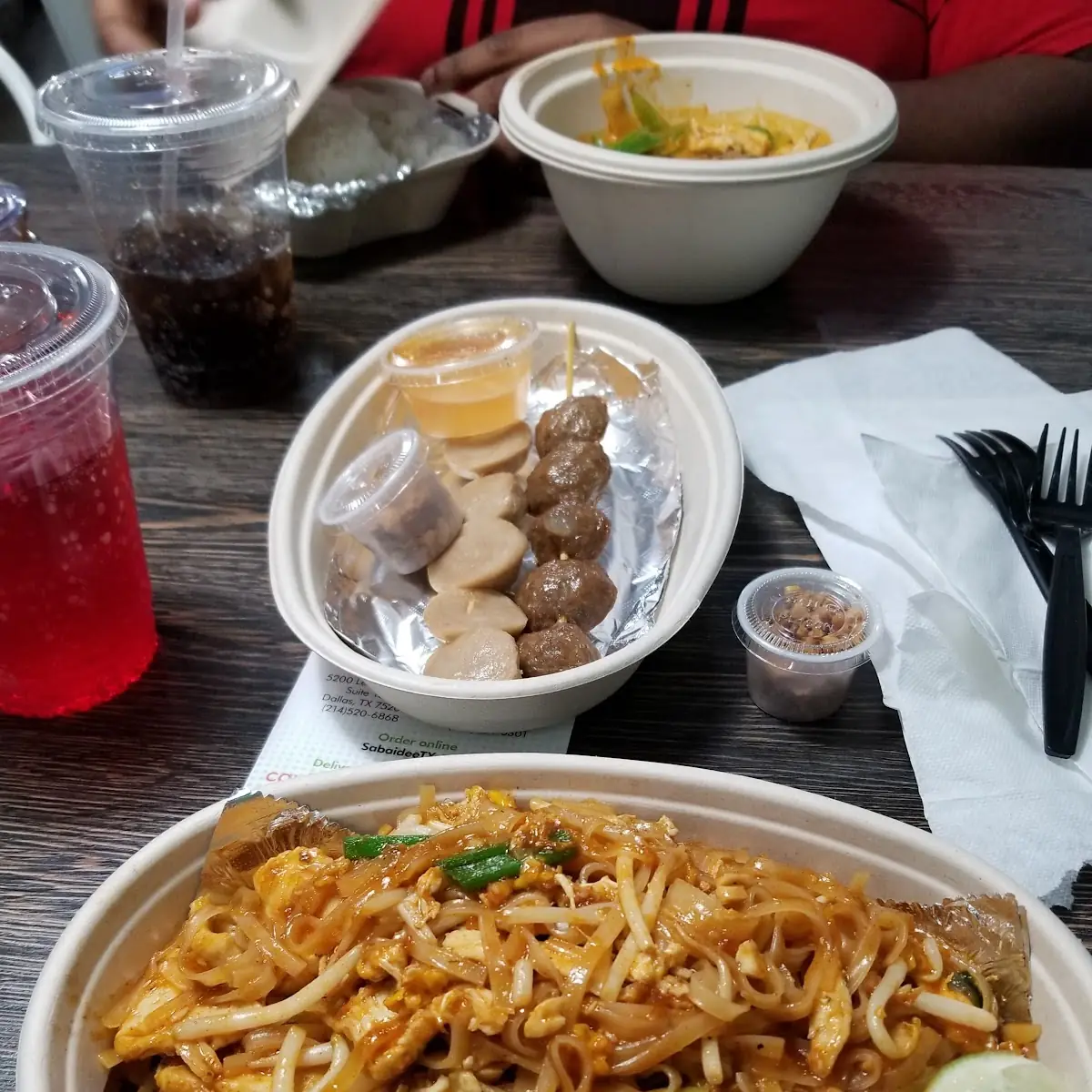 Chicken Pad Thai with Lime