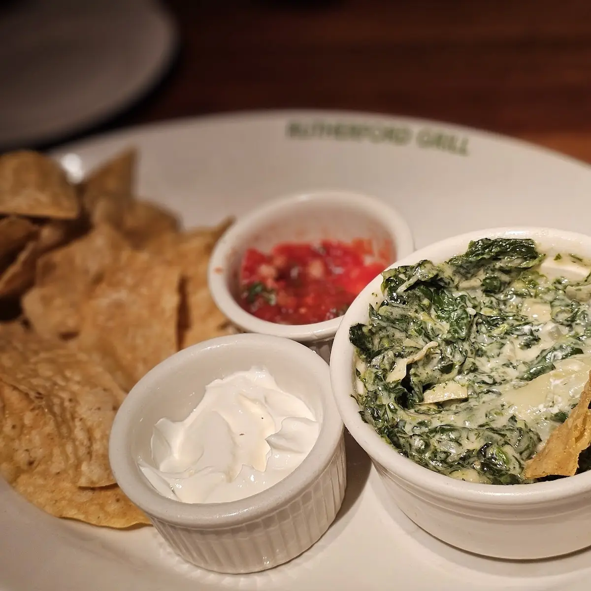 Chips Spinach and Artichoke Dip