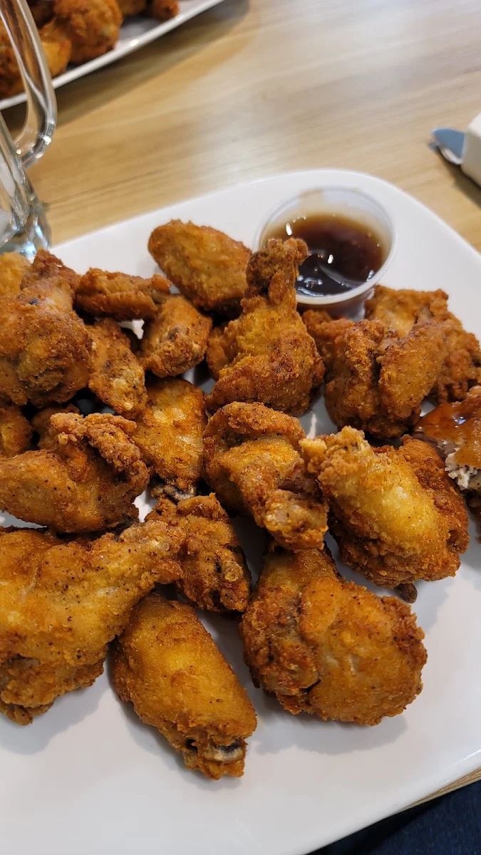 Wings, Reve restaurant