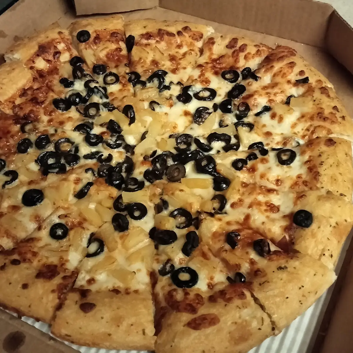Pineapple Olive Pizza