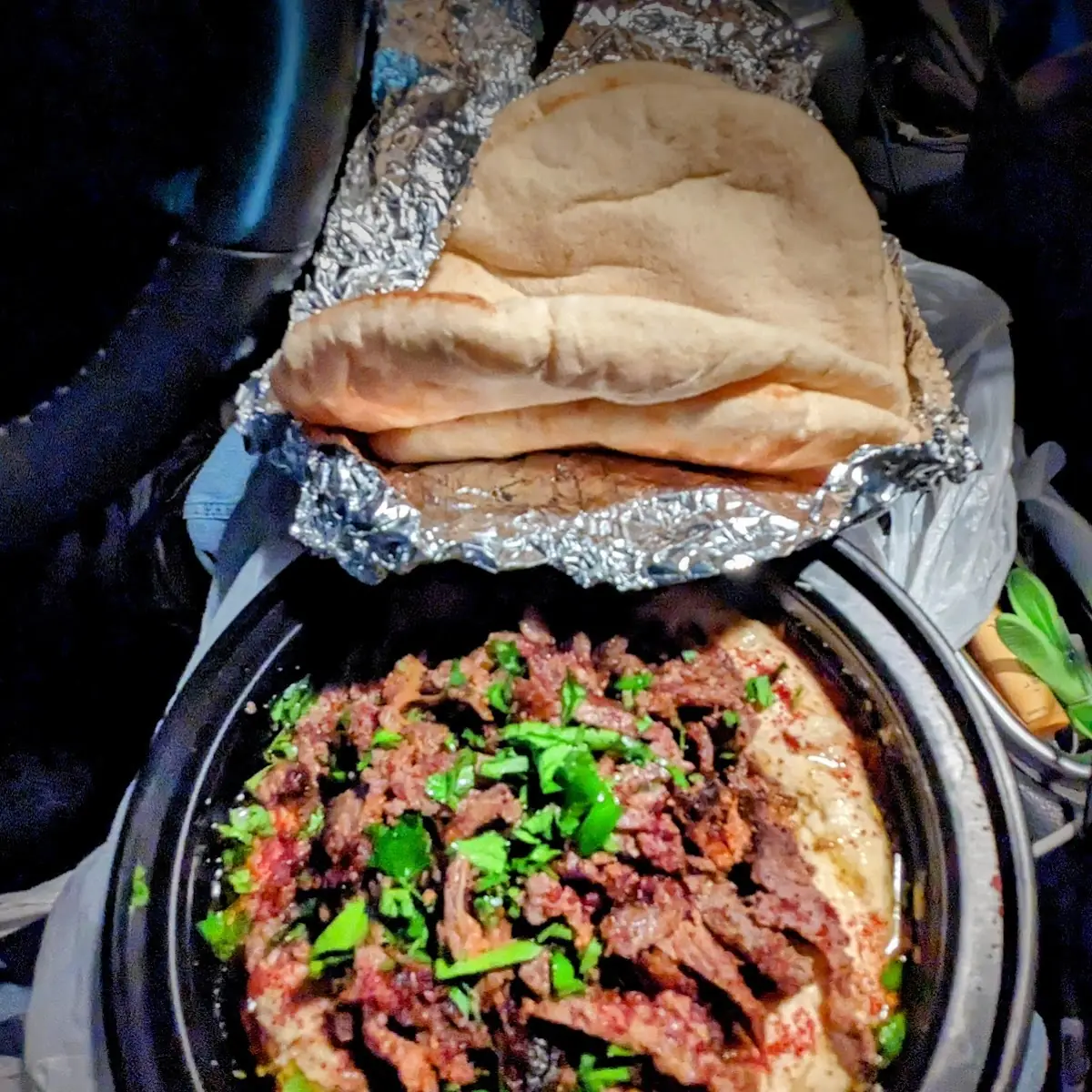 hummus with meat