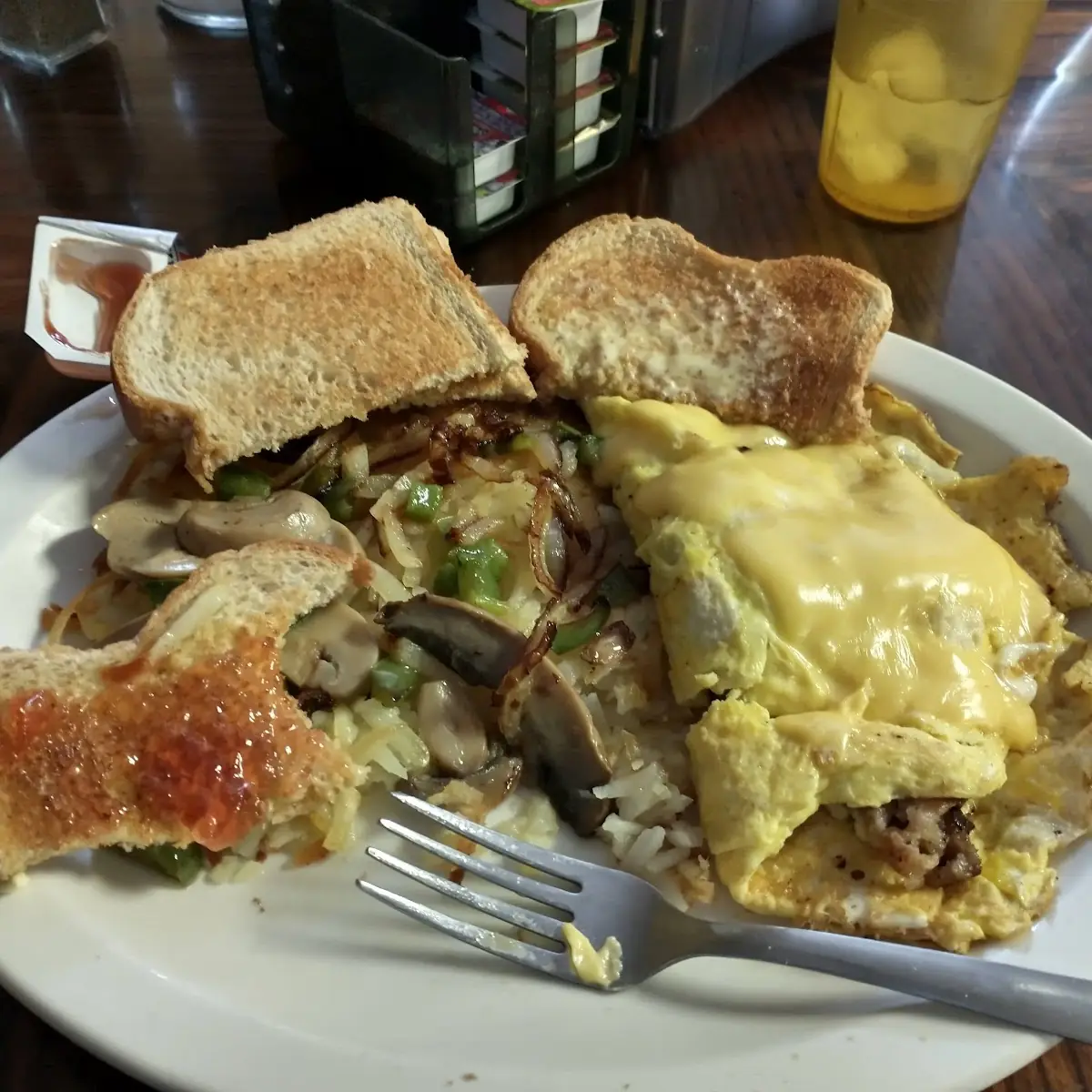Omelet and Hash Browns
