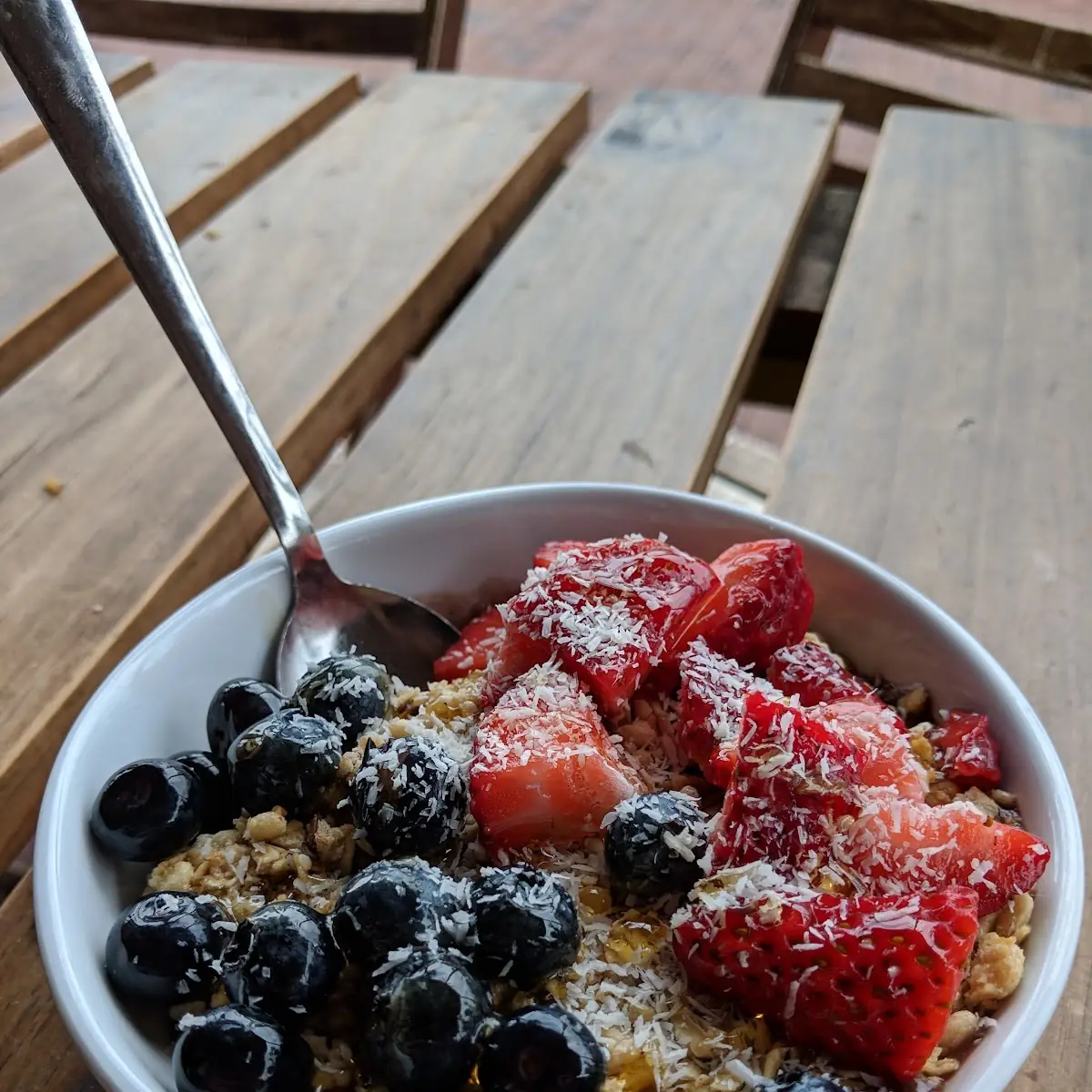 Steel Oats & Fresh Fruit