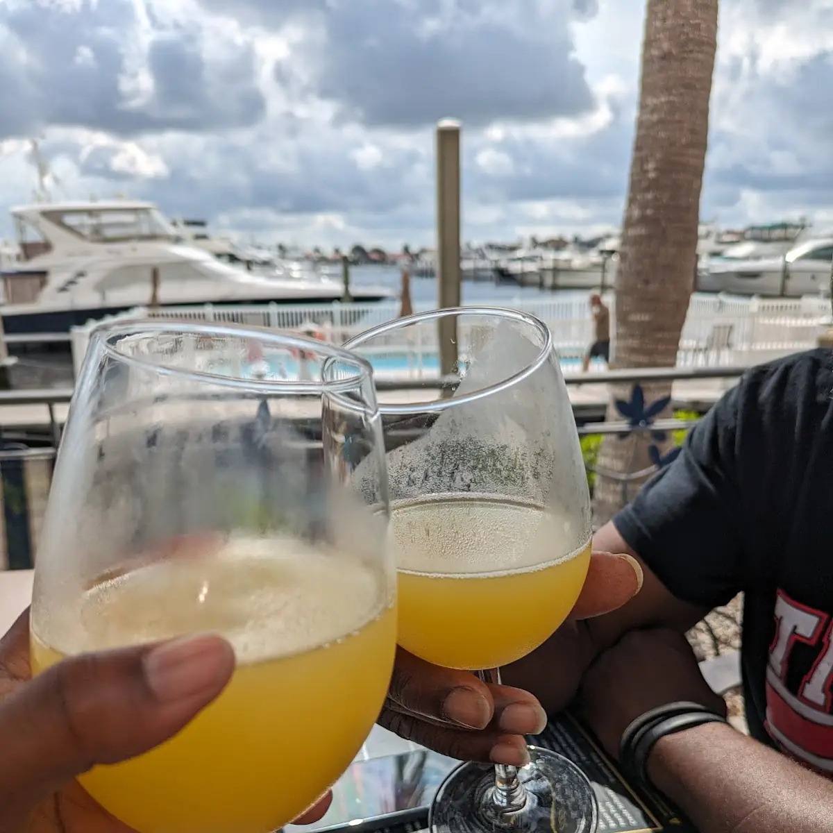 Bottomless Mimosas & Bloody Marys