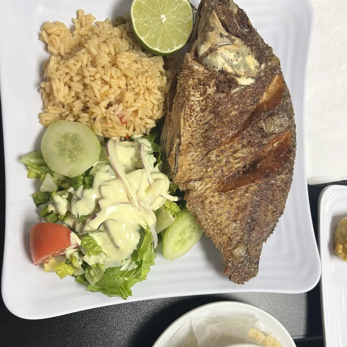 Pescado Frito Ensalada