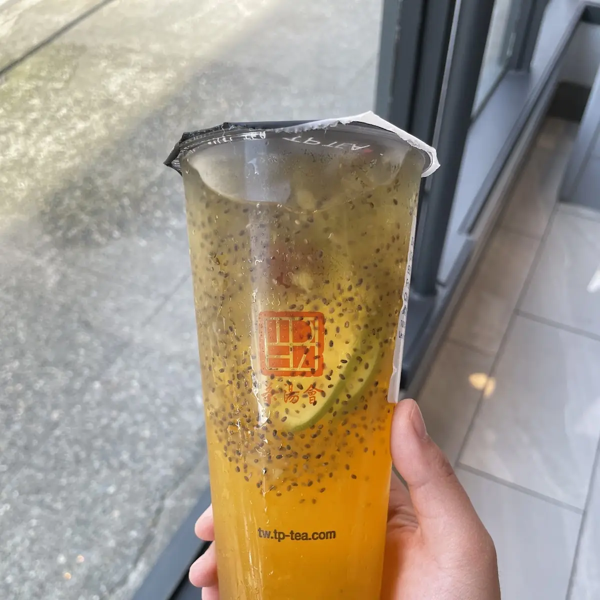 Fresh Fruit Tea with Chia Seed