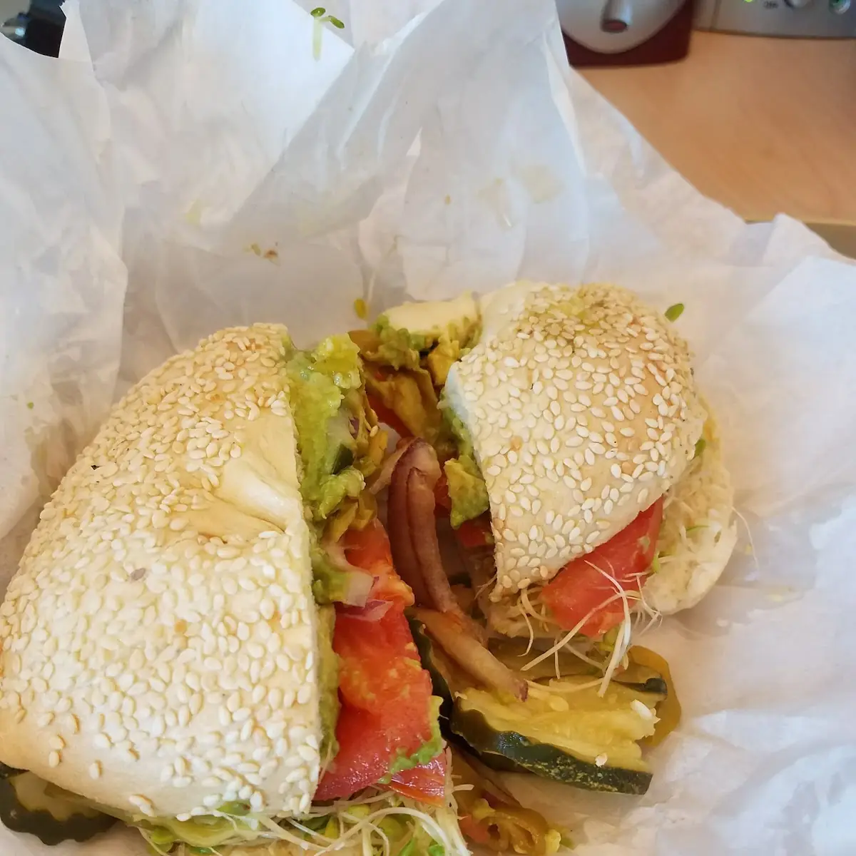 Green Earth Sessame Seed Bagel Sandwich