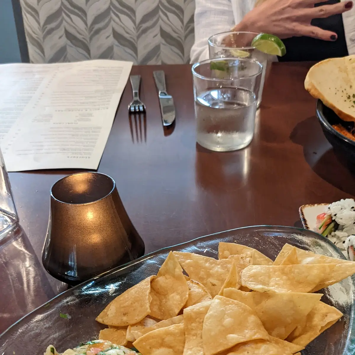 Salsa Flight Guacamole & Chips
