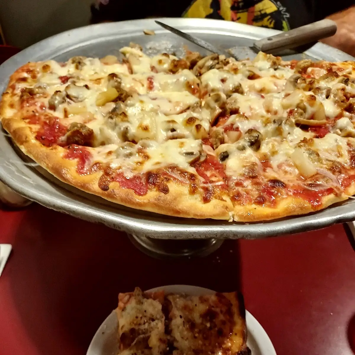 Thin Crust Mushrooms Sausage & Pineapple