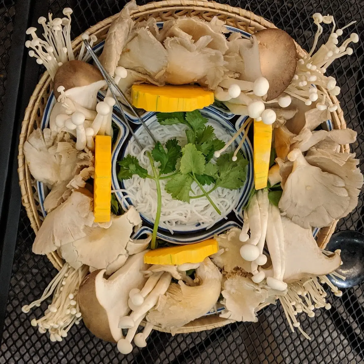 Sen Mushroom Hot Pot