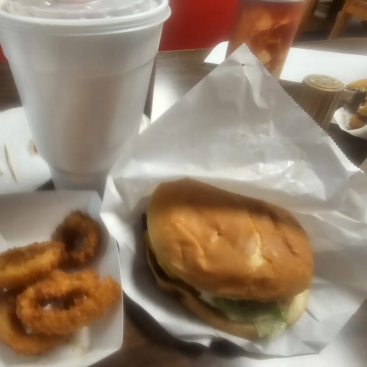 Cheeseburger Basket with Onion Rings